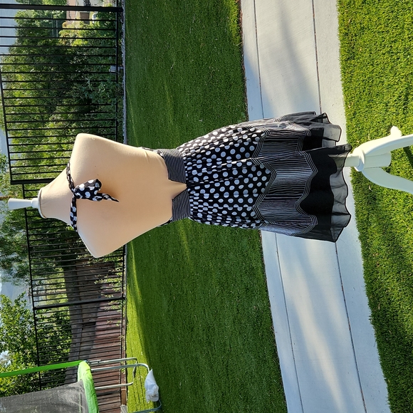 BCBGMAXAZRIA Silk Halter Dress - Size 0 - Picture 4 of 12